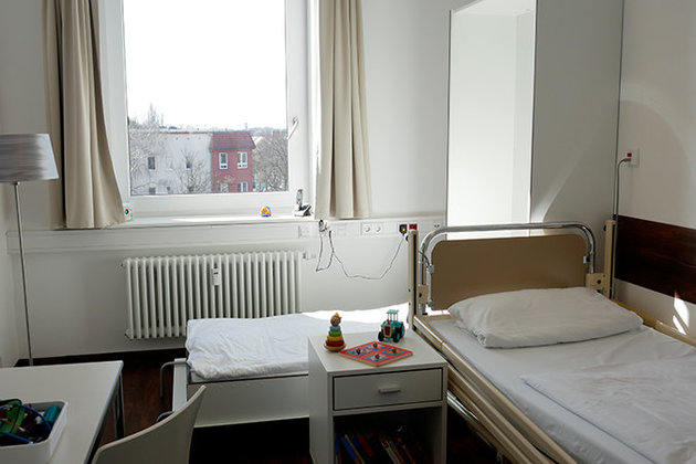 Einblick in ein Patientenzimmer für Kinder und Jugendliche